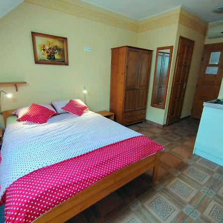 Burg Apartman Gyula Luaran gambar