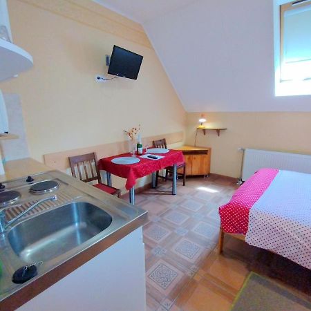 Burg Apartman Gyula Luaran gambar