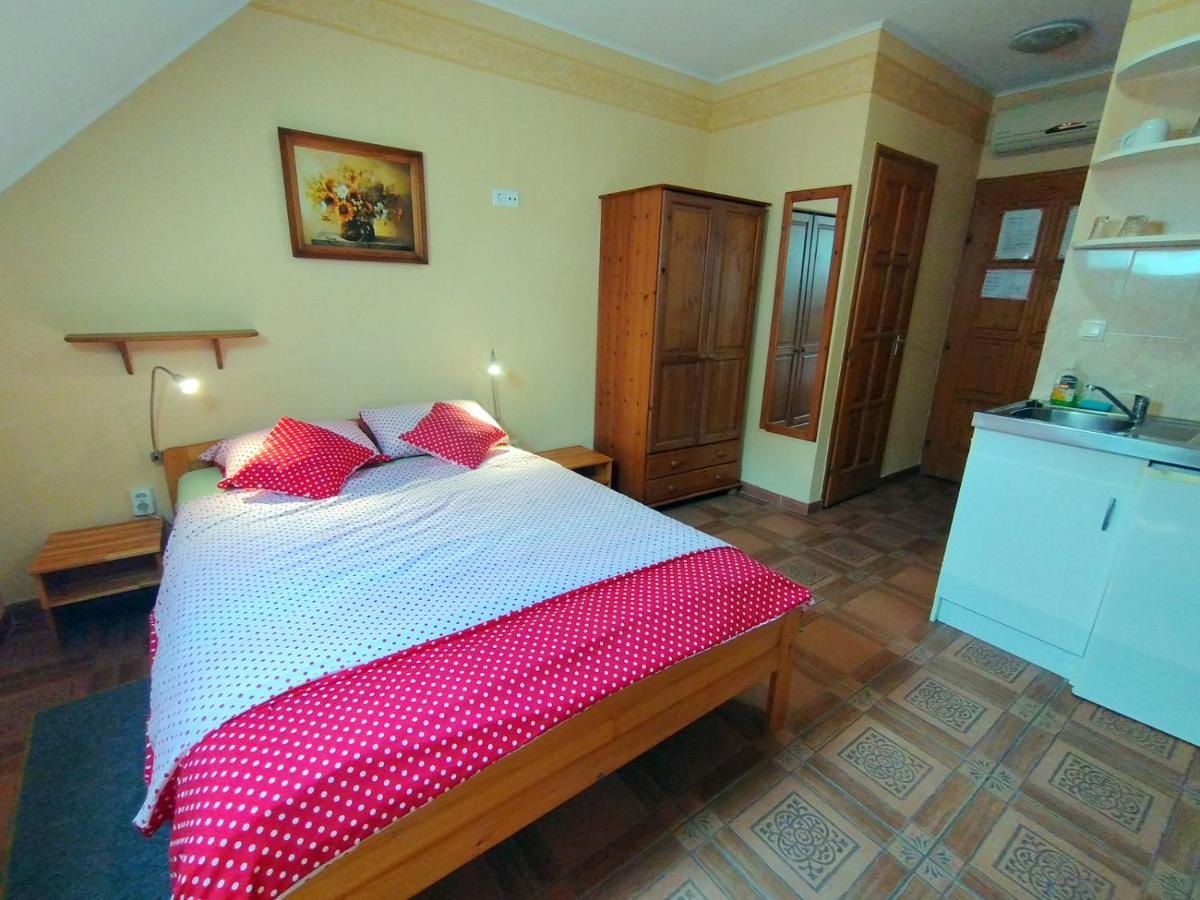 Burg Apartman Gyula Luaran gambar