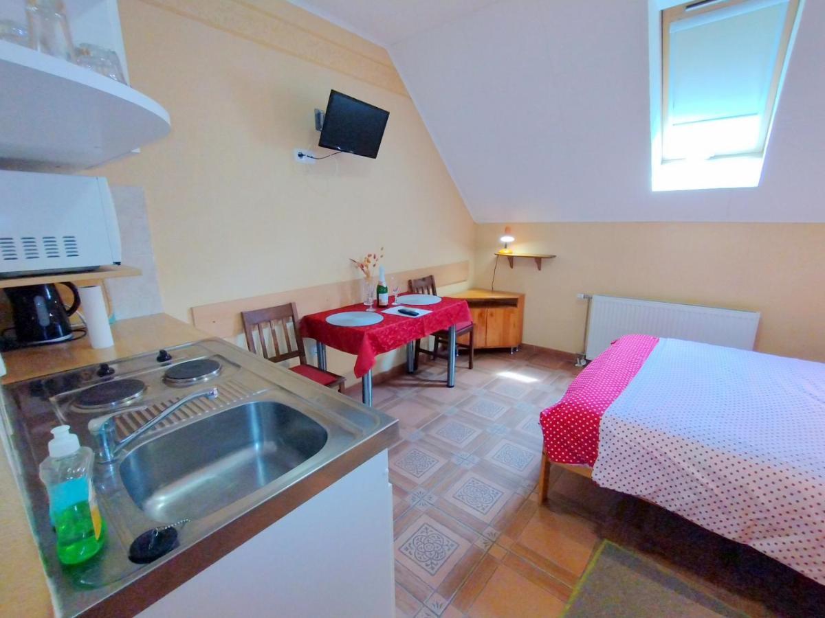 Burg Apartman Gyula Luaran gambar