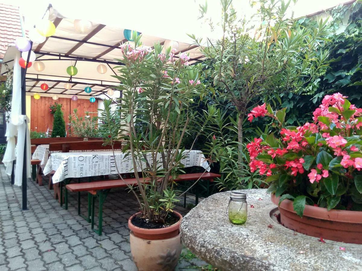 Burg Apartman Gyula Luaran gambar