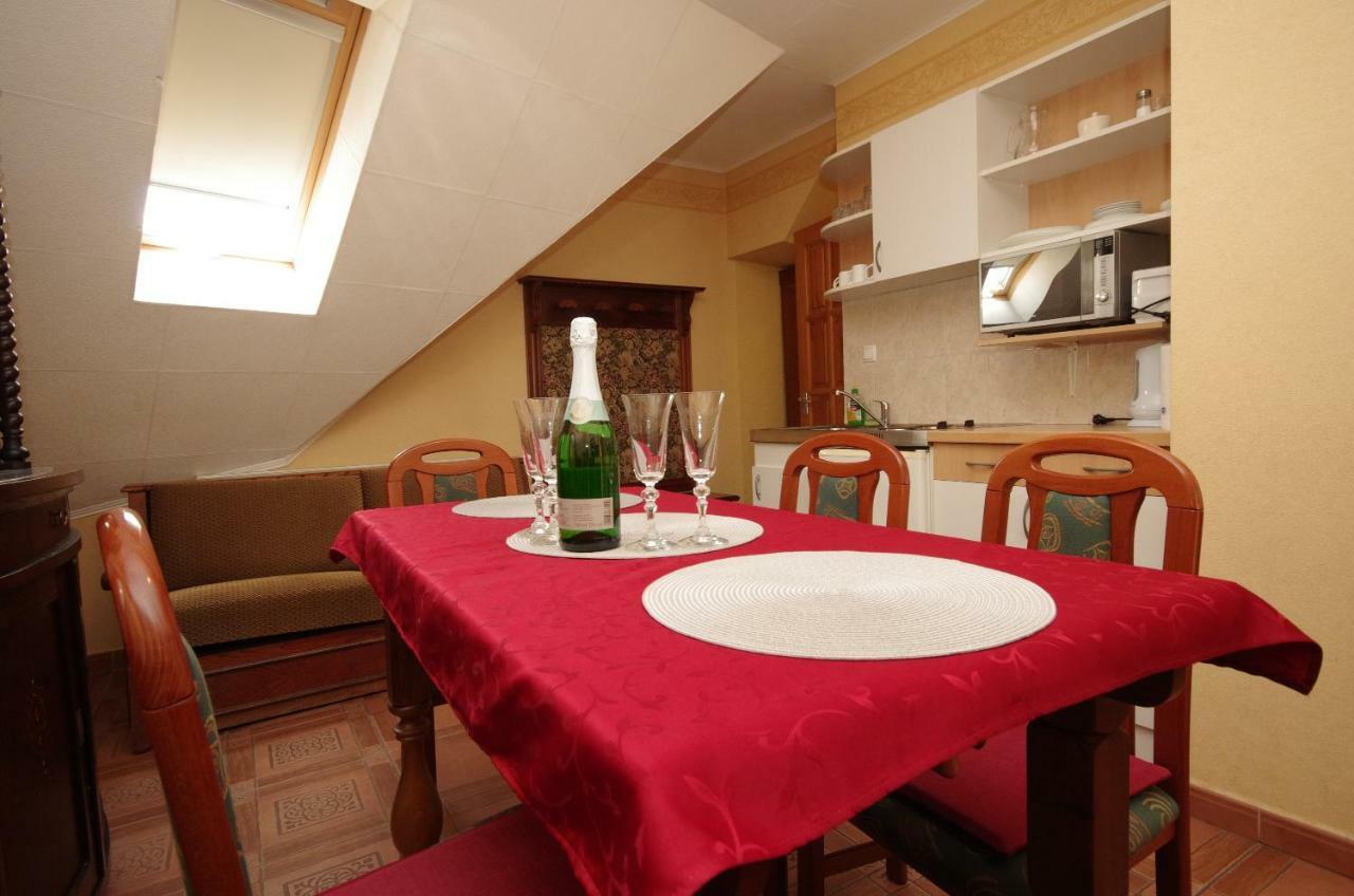 Burg Apartman Gyula Luaran gambar