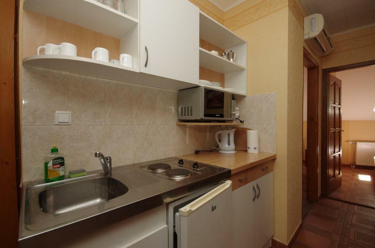 Burg Apartman Gyula Luaran gambar