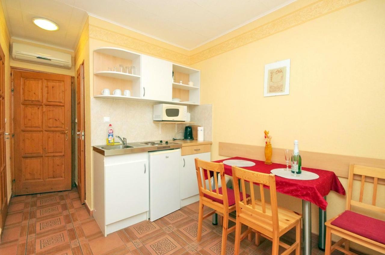 Burg Apartman Gyula Luaran gambar